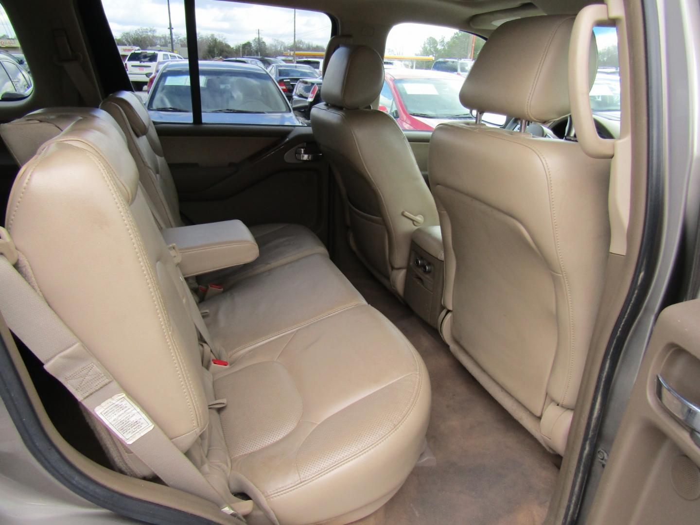 2007 Gray /Tan Nissan Pathfinder LE 2WD (5N1AR18U27C) with an 4.0L V6 DOHC 24V engine, Automatic transmission, located at 15016 S Hwy 231, Midland City, AL, 36350, (334) 983-3001, 31.306210, -85.495277 - Photo#8